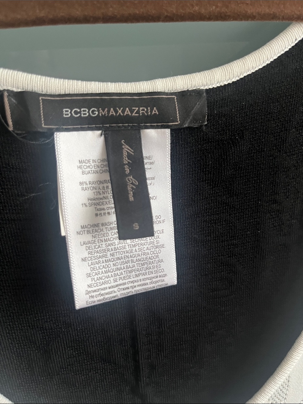 BCBGMaxAzria White Lace Asymmetrical Hem Sleeveless Dress. - Picture 2 of 5